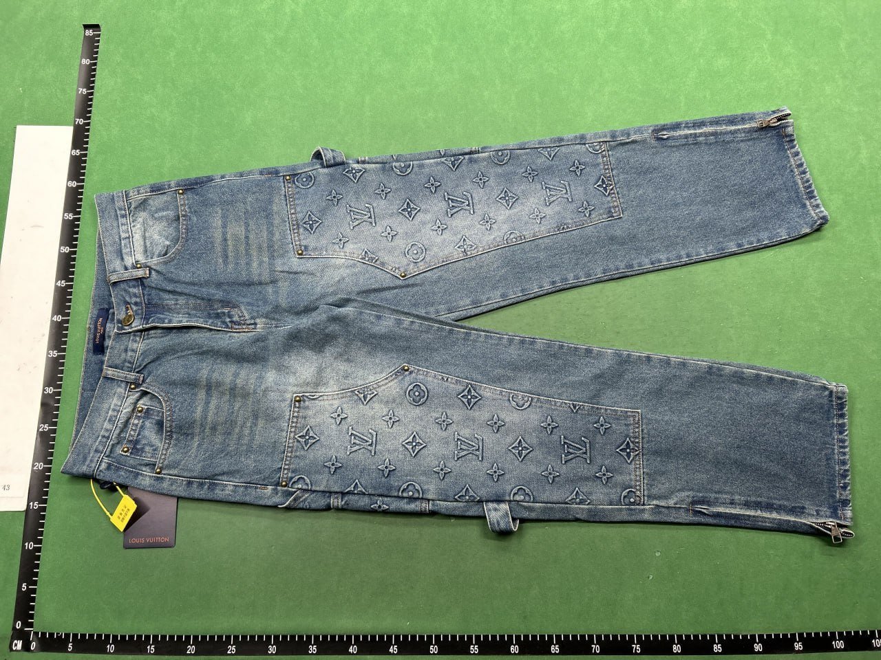 LV Pants / LV  jeans/LV shorts