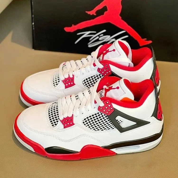 Air Jordan 4