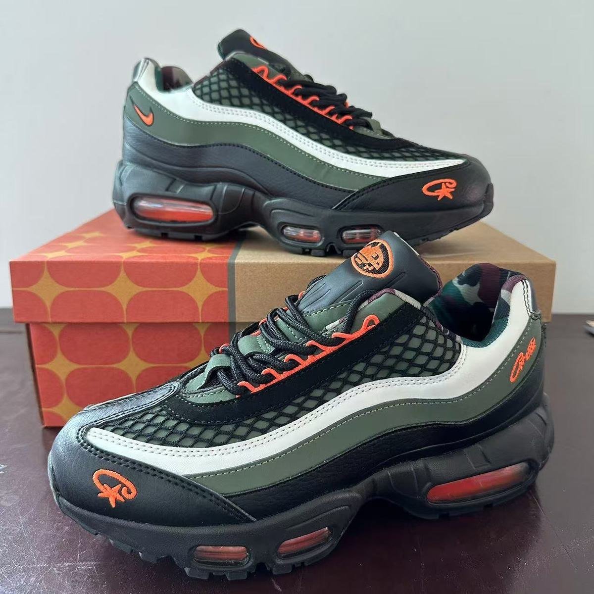 NIKE AIR MAX 95 (Style 30+)