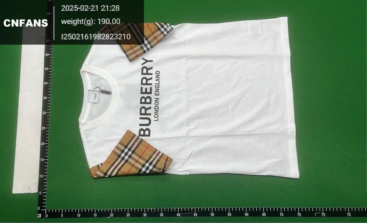 Burberry T-shirt  (35+)