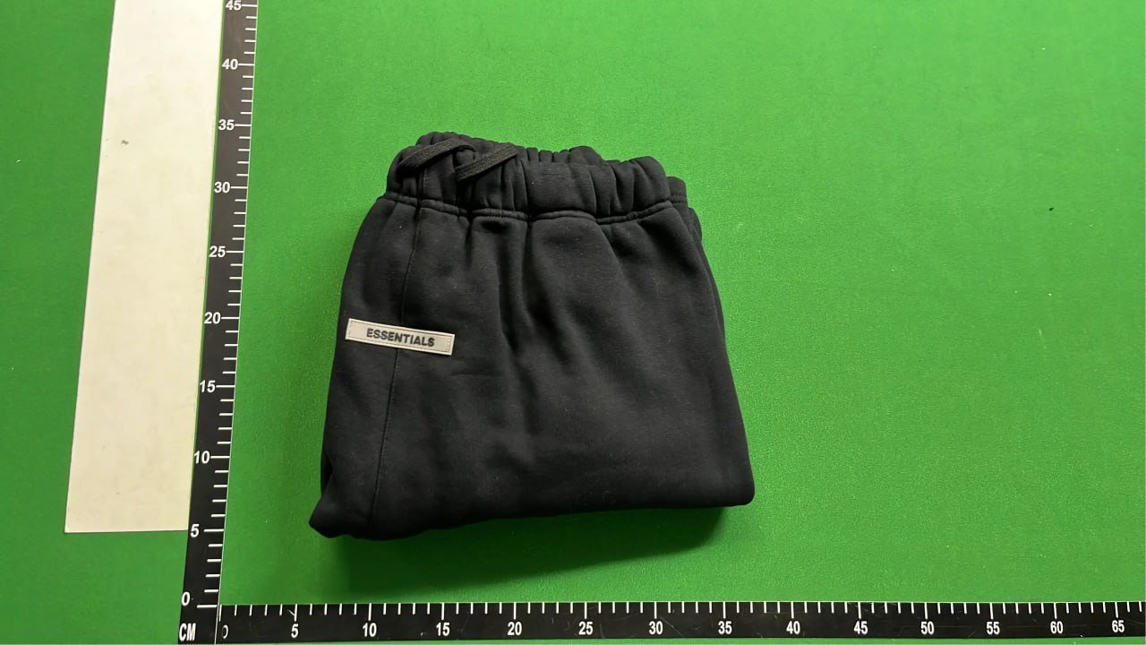 ESSENTIALS shorts（30+）