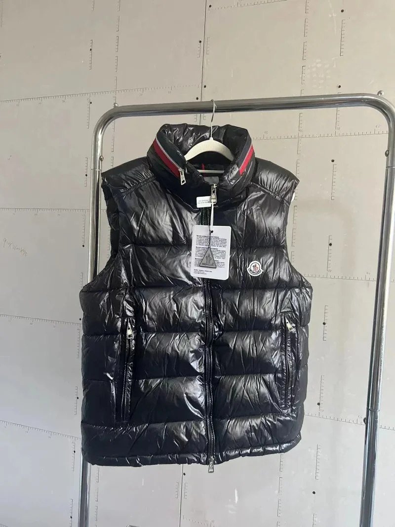 Moncler down jacket  (40 CP)