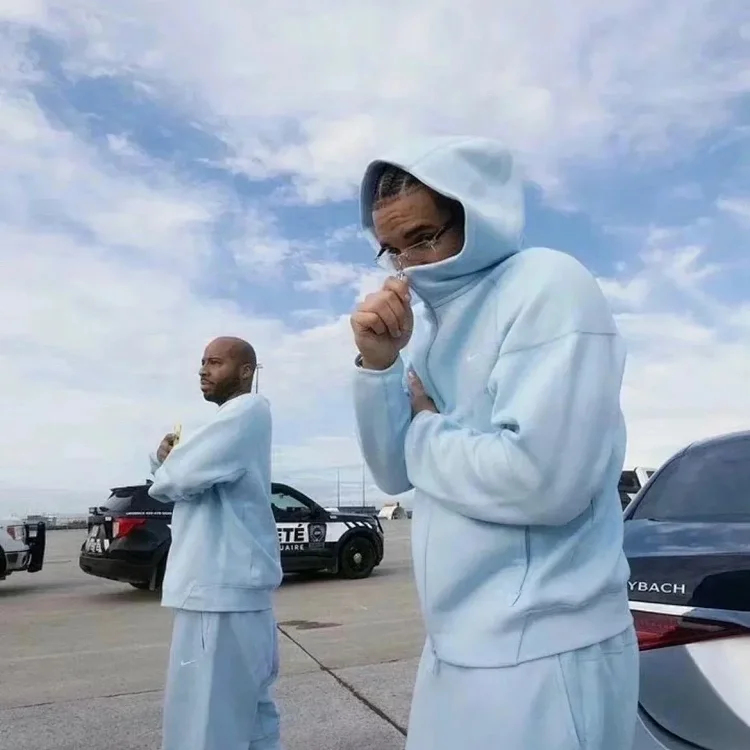 Nike Hoodies (40+)