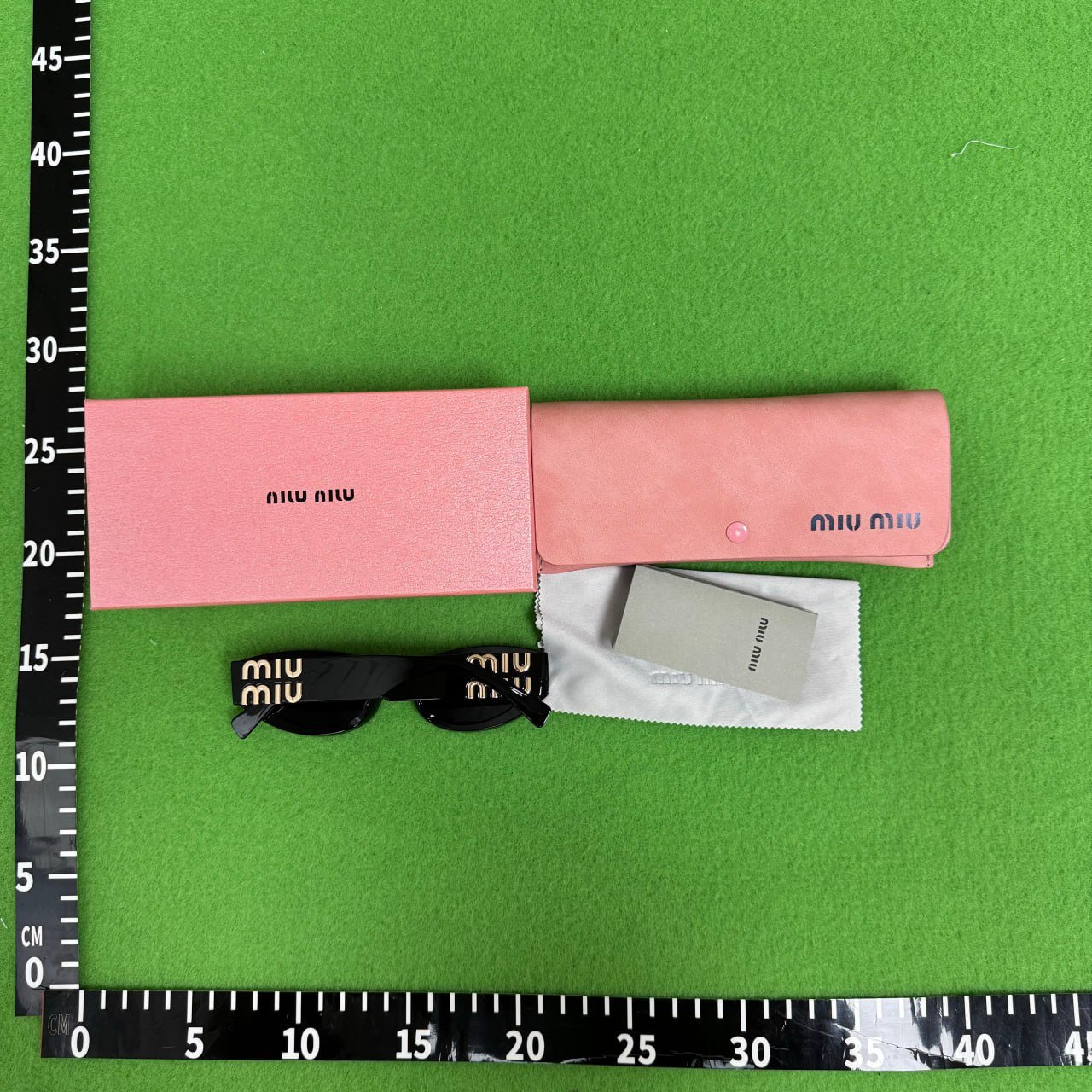 miumiu GlassesLV Louis Vuitton Cartier Burberry 