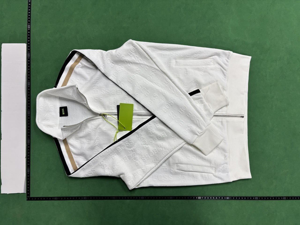 Boss T-shirt / Sweatshirt  Jacket  Suit 