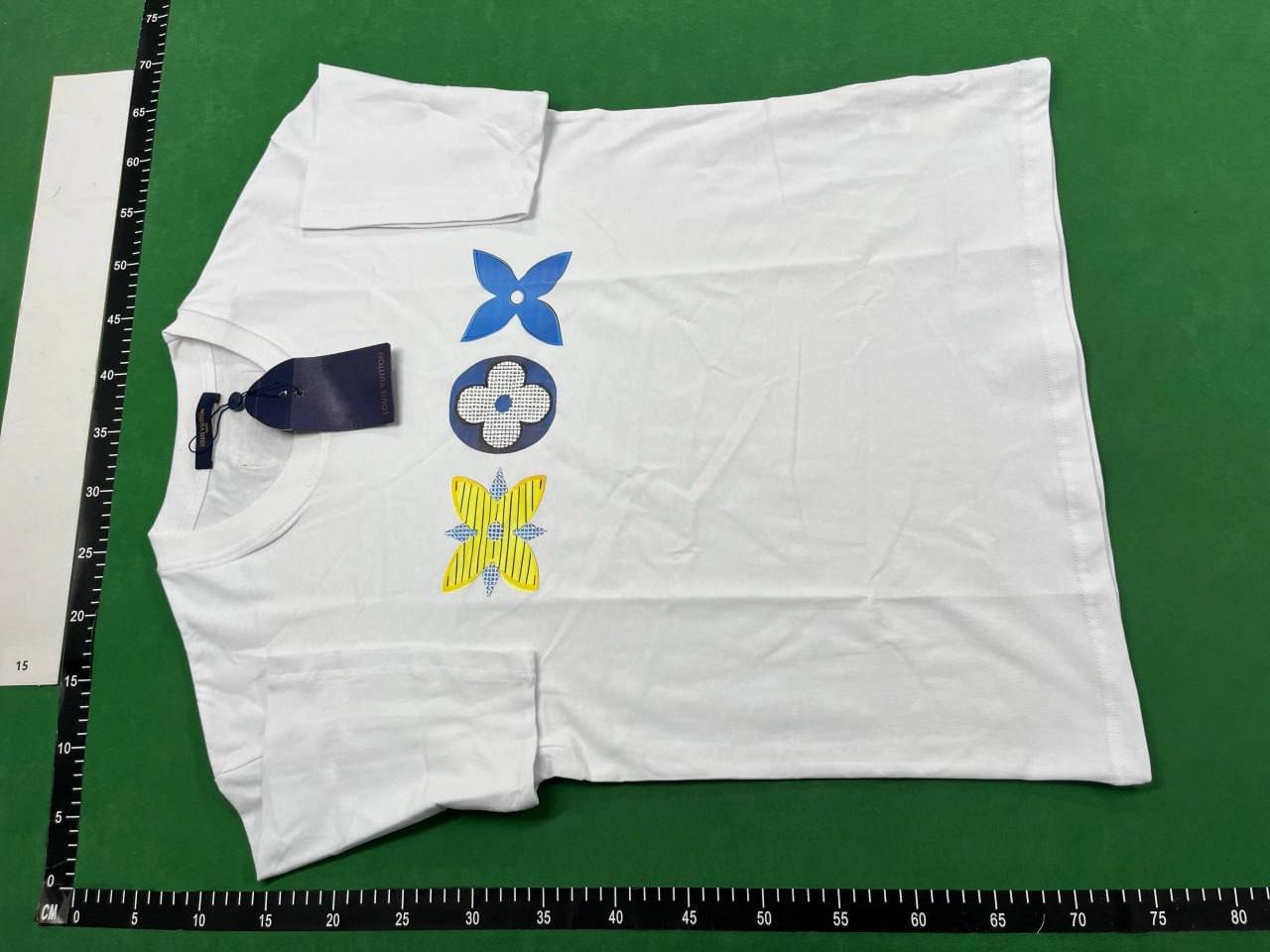 Louis Vuitton (LV)T-shirt