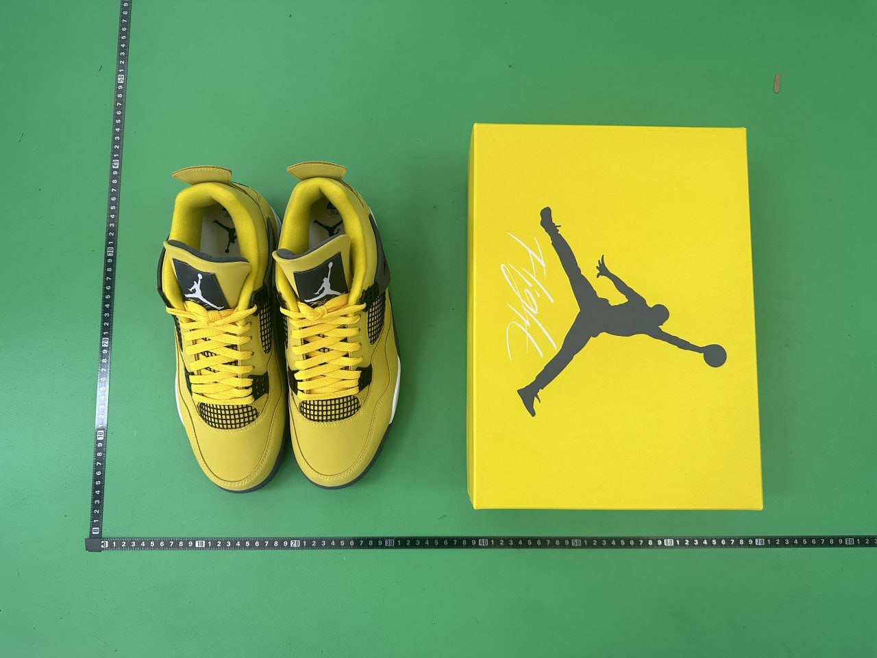  JORDAN 4