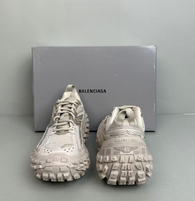 Balenciaga Defender