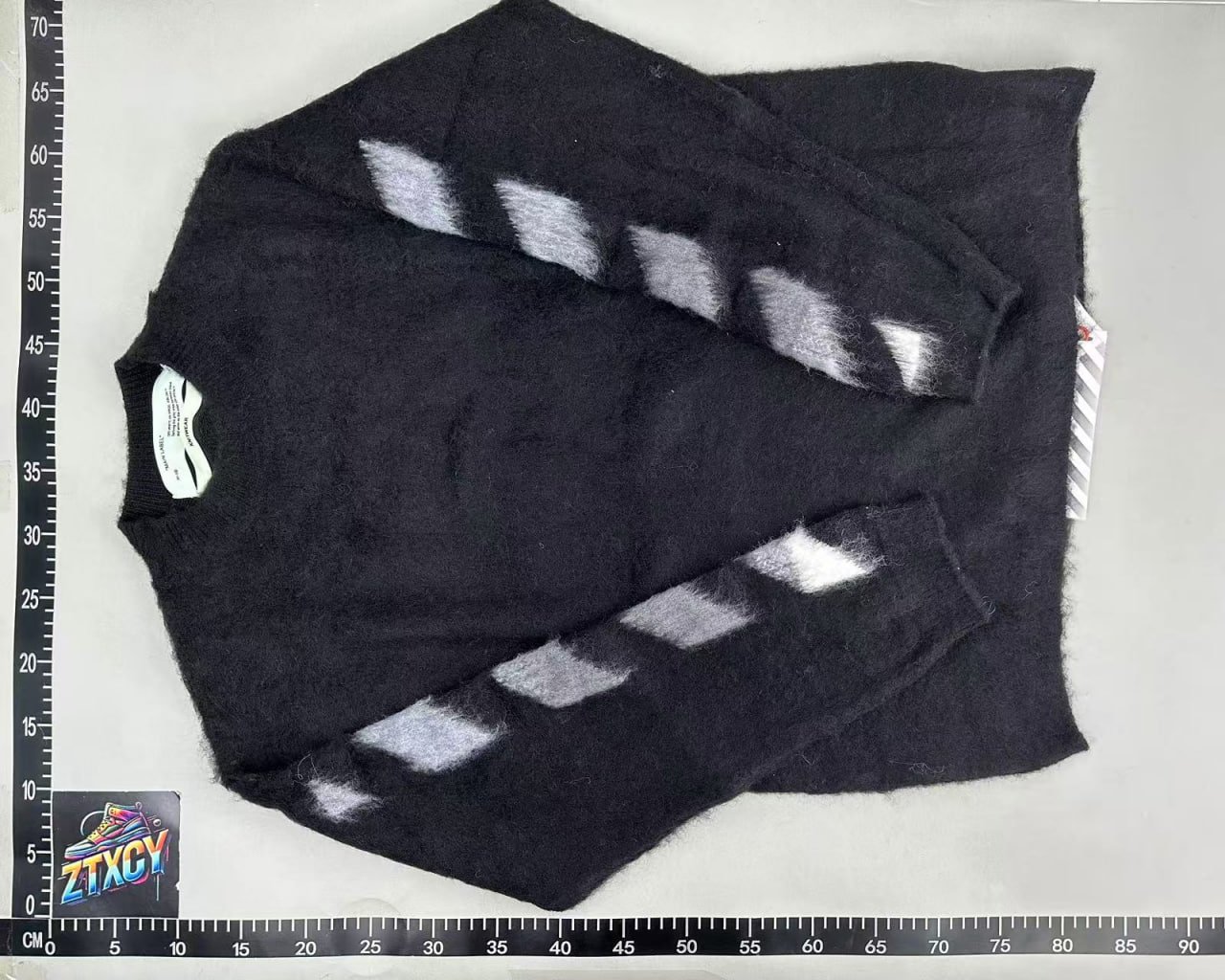  OFF-WHITE sweater