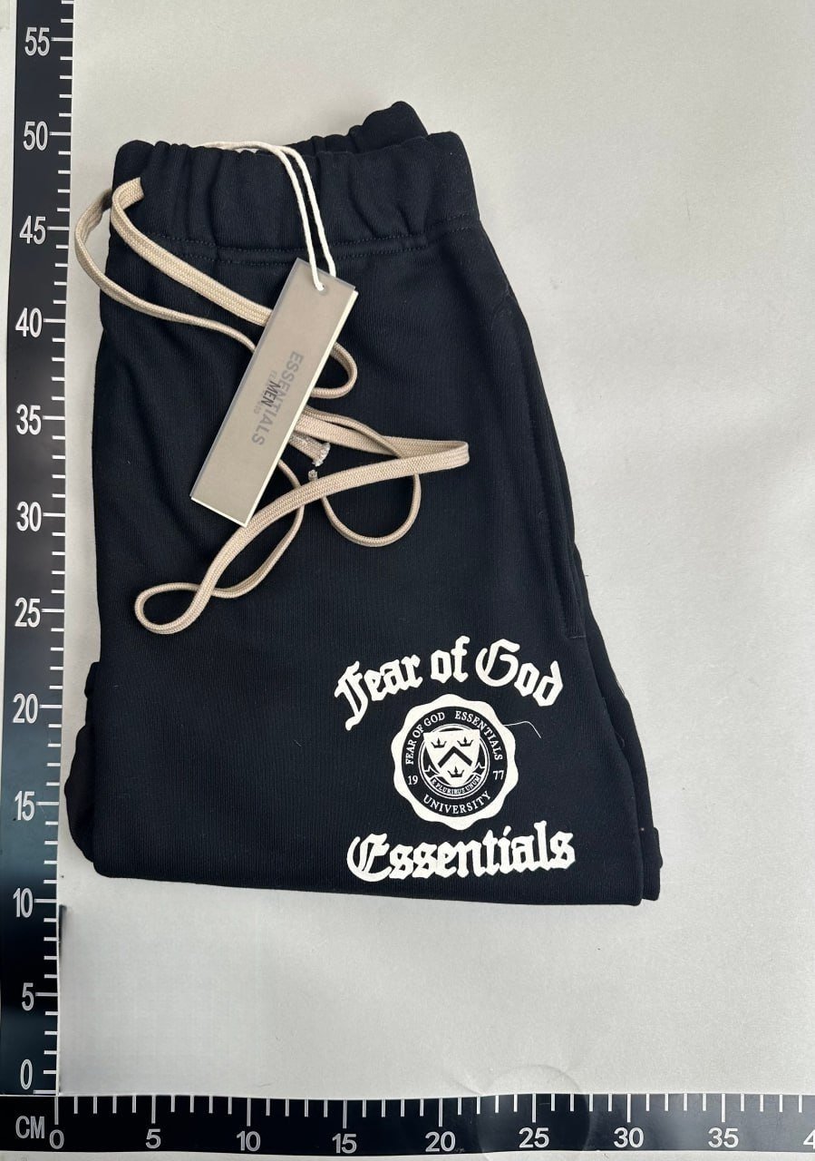 Essentials Shorts 