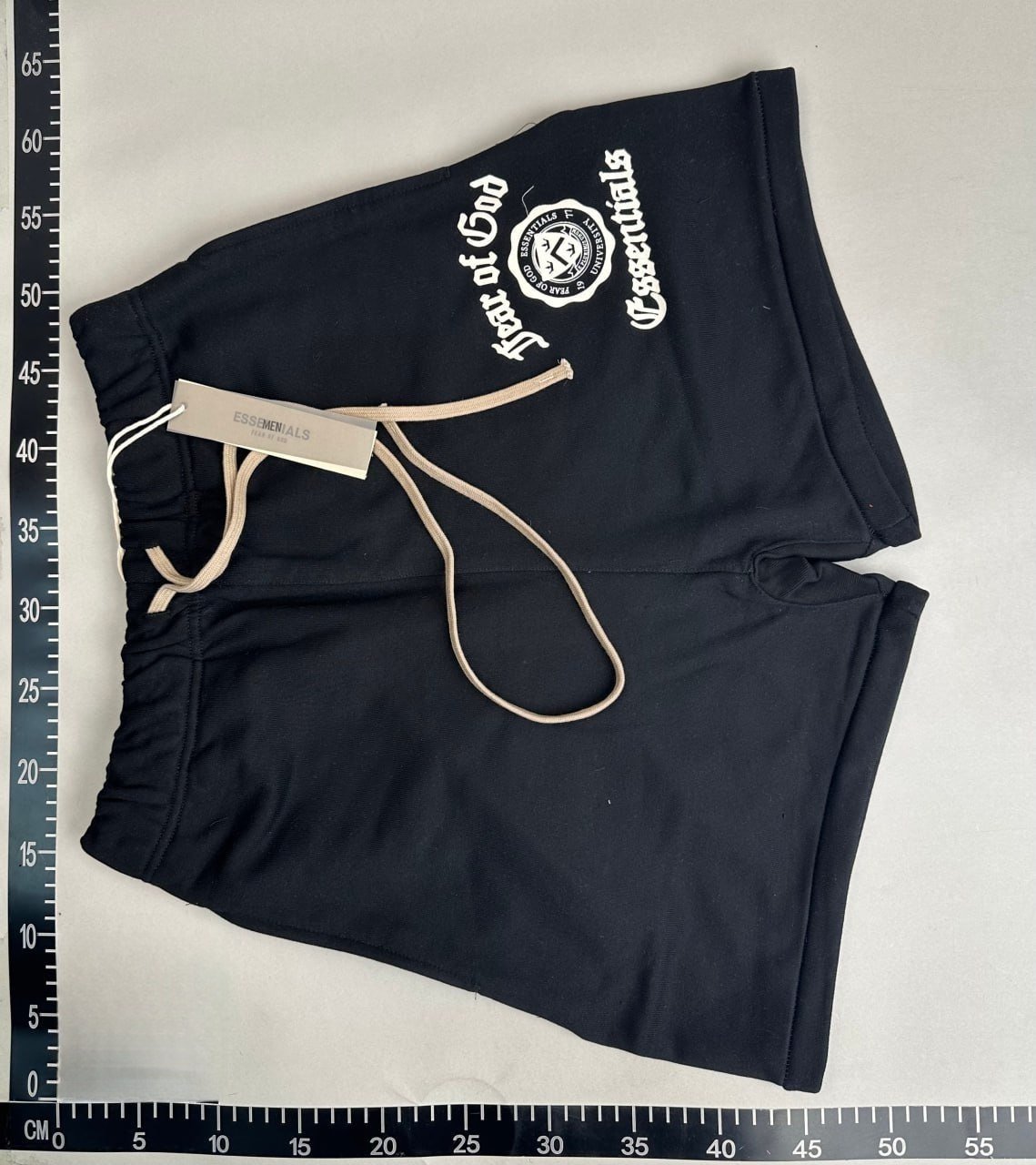 Essentials Shorts 