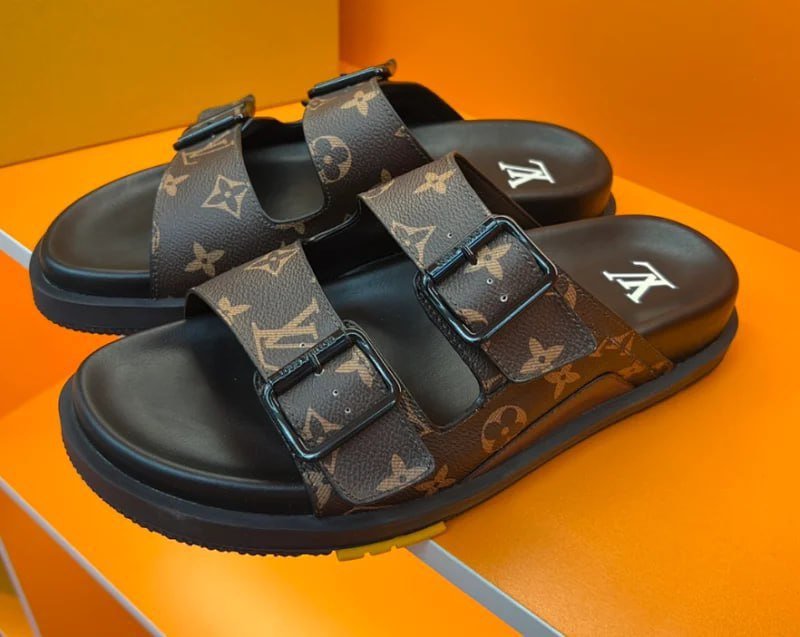  Louis Vuitton LV slippers