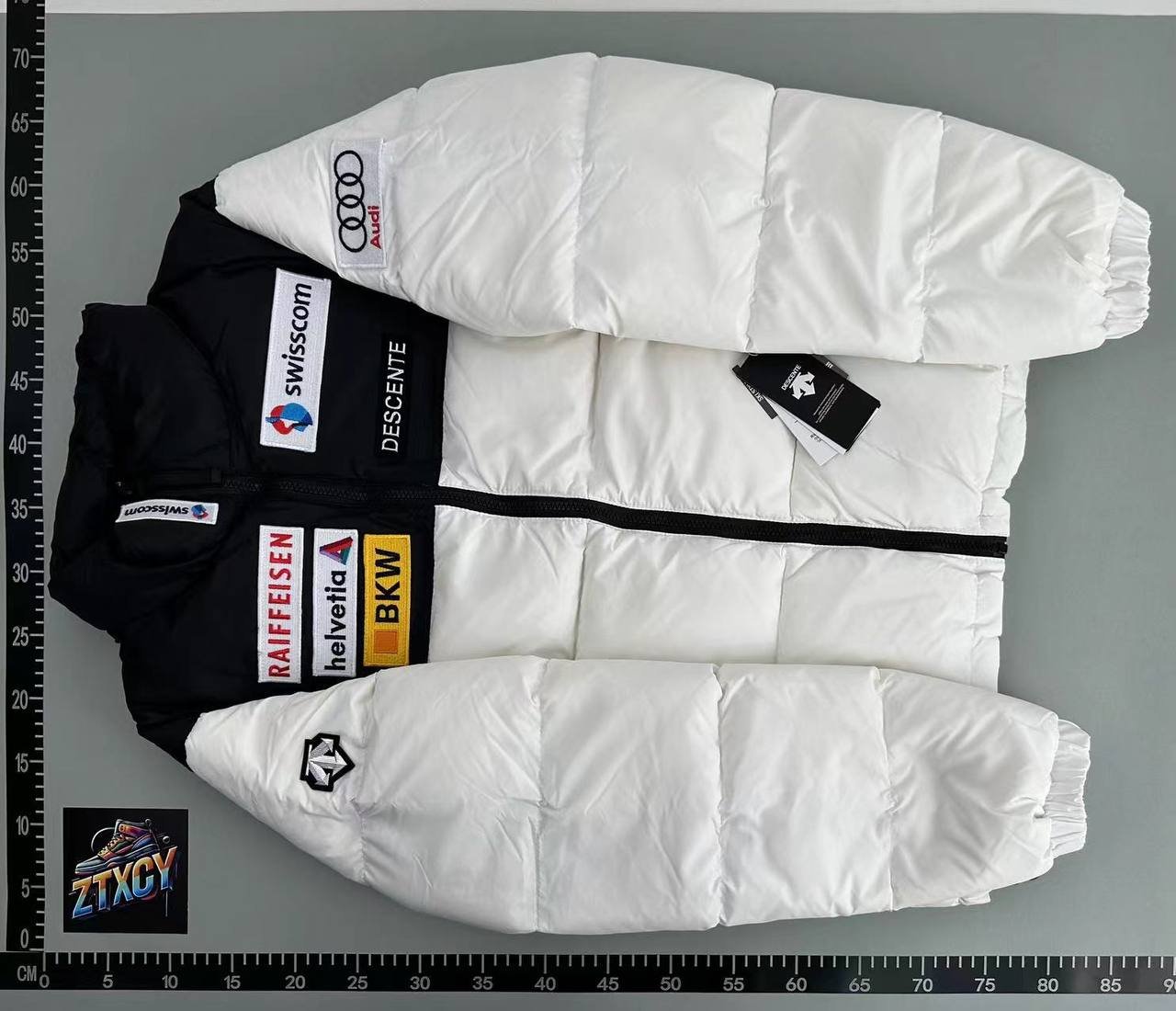  Descente Ski Jacket